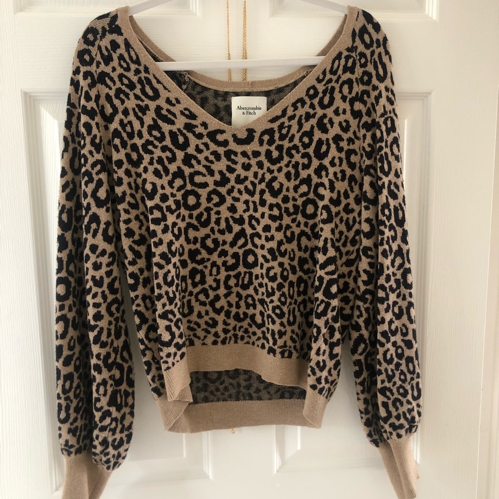 Cheetah-Pring Sweater - Medium